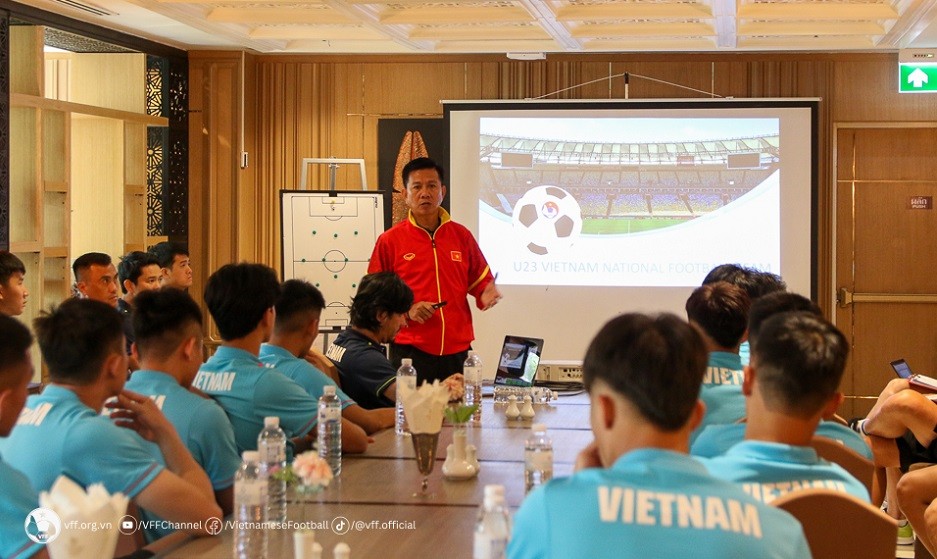 U23 Đông Nam Á 2023: AFF bổ sung hai trọng tài Việt Nam; thầy trò HLV Hoàng Anh Tuấn chuẩn bị đá giao hữu