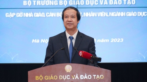 Education minister elaborates on policies for preschool teachers
