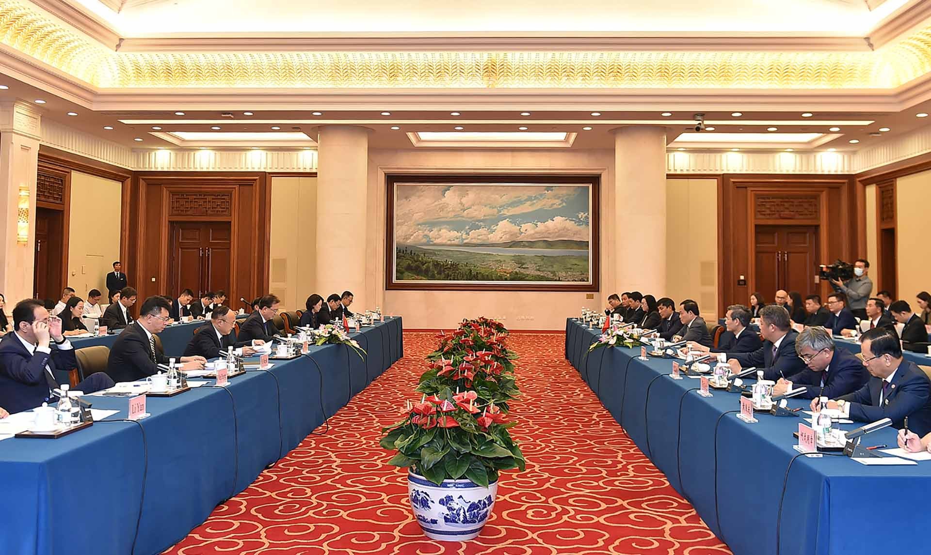 Phó Thủ tướng Trần Lưu Quang tiếp đồng chí Vương Ninh, Bí thư Tỉnh ủy Vân Nam.