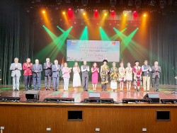 Thưởng thức âm hưởng đương đại tại Đêm nhạc hòa âm dân gian Ấn Độ