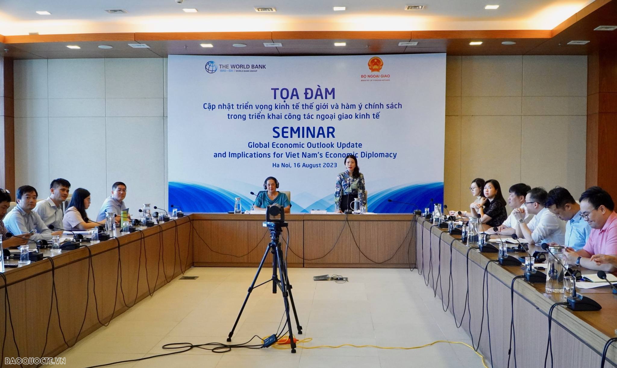 Toạ đàm cập nhật triển vọng kinh tế thế giới và hàm ý chính sách trong triểnn khai công tác ngoại giao kinh tế Toạ đàm cập nhật triển vọng kinh tế thế giới và hàm ý chính sách trong triểnn khai công tác ngoại giao kinh tế