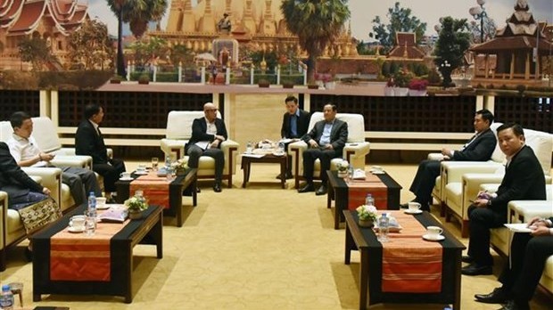 Lao PM appreciates Vietnamese firm’s support for social welfare in Laos