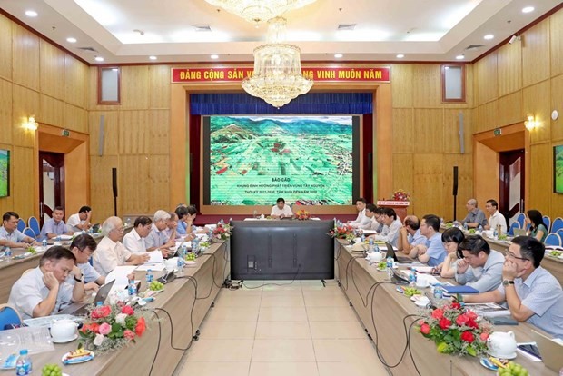 Minister Nguyen Chi Dung suggests further clarifying role, position of Central Highlands