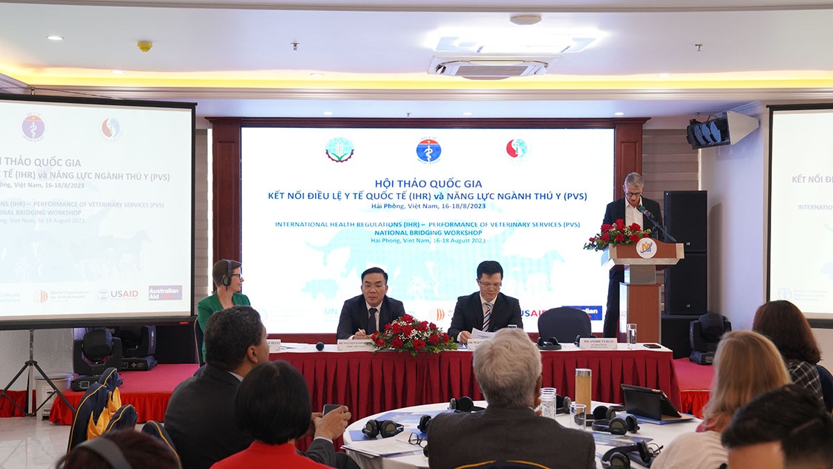 Historic meeting to protect human, animal and environmental health held in Hai Phong