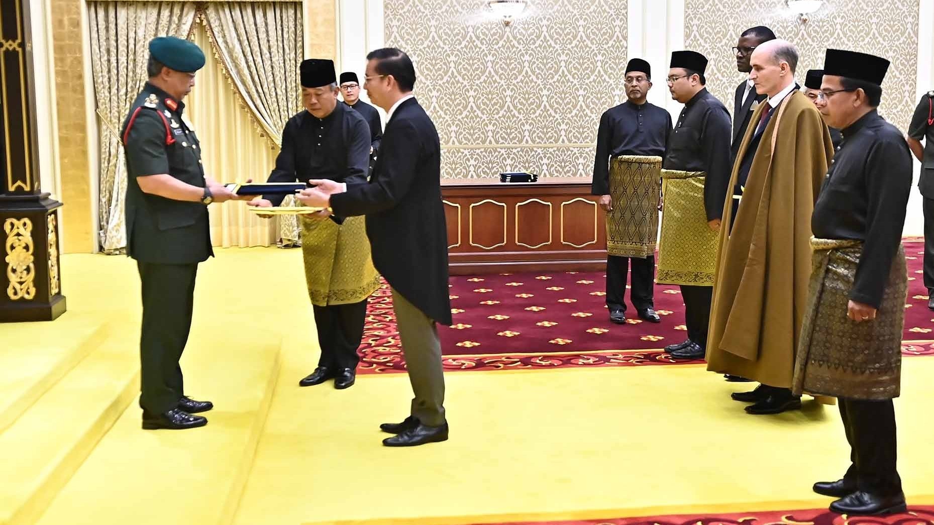 Đại sứ Đinh Ngọc Linh trình Thư ủy nhiệm lên Quốc vương Malaysia