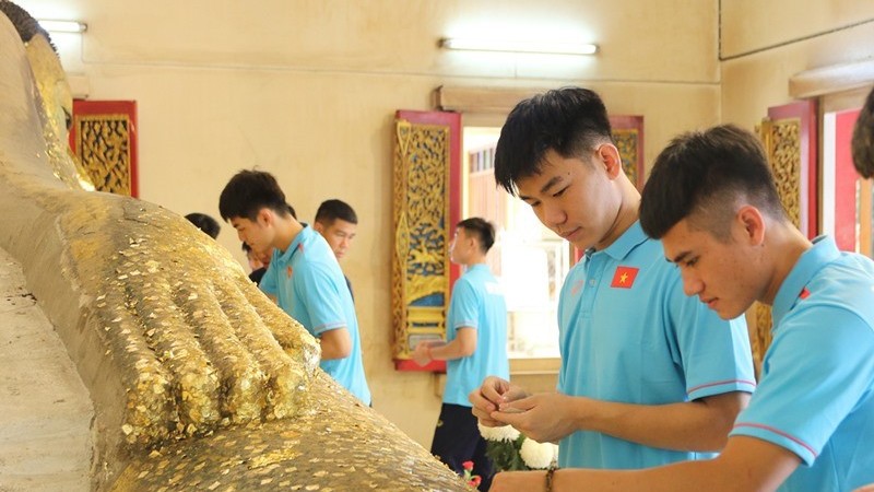 U23 Việt Nam thăm ngôi đền nổi tiếng tại Rayong trước khi chính thức thi đấu tại U23 Đông Nam Á 2023
