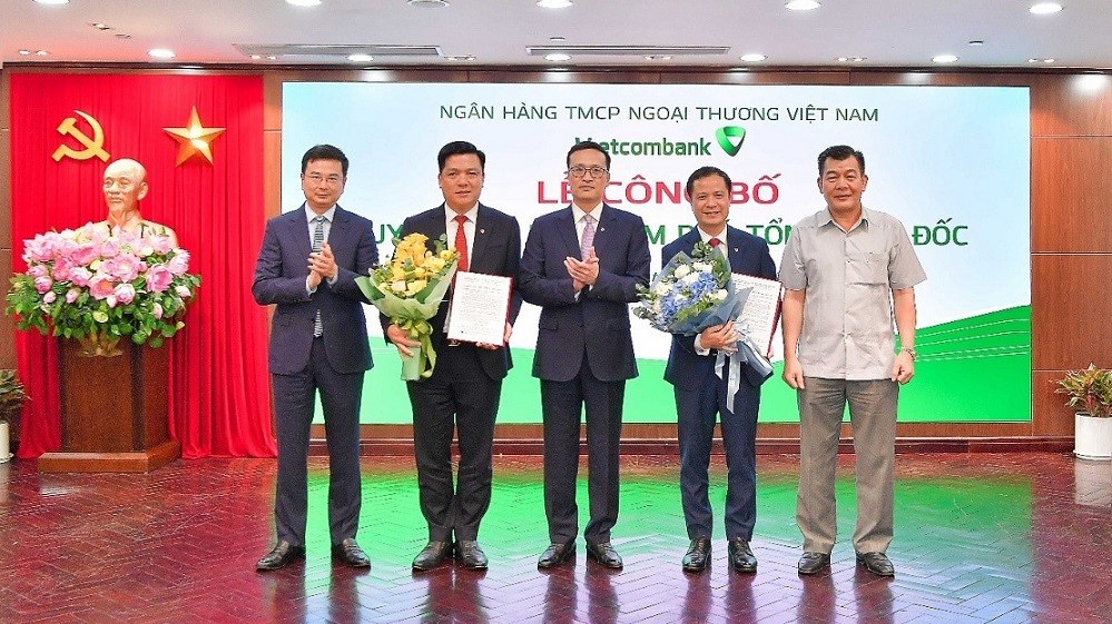 Vietcombank bổ nhiệm hai Phó Tổng Giám đốc mới và một số nhân sự lãnh đạo tại trụ sở chính, chi nhánh