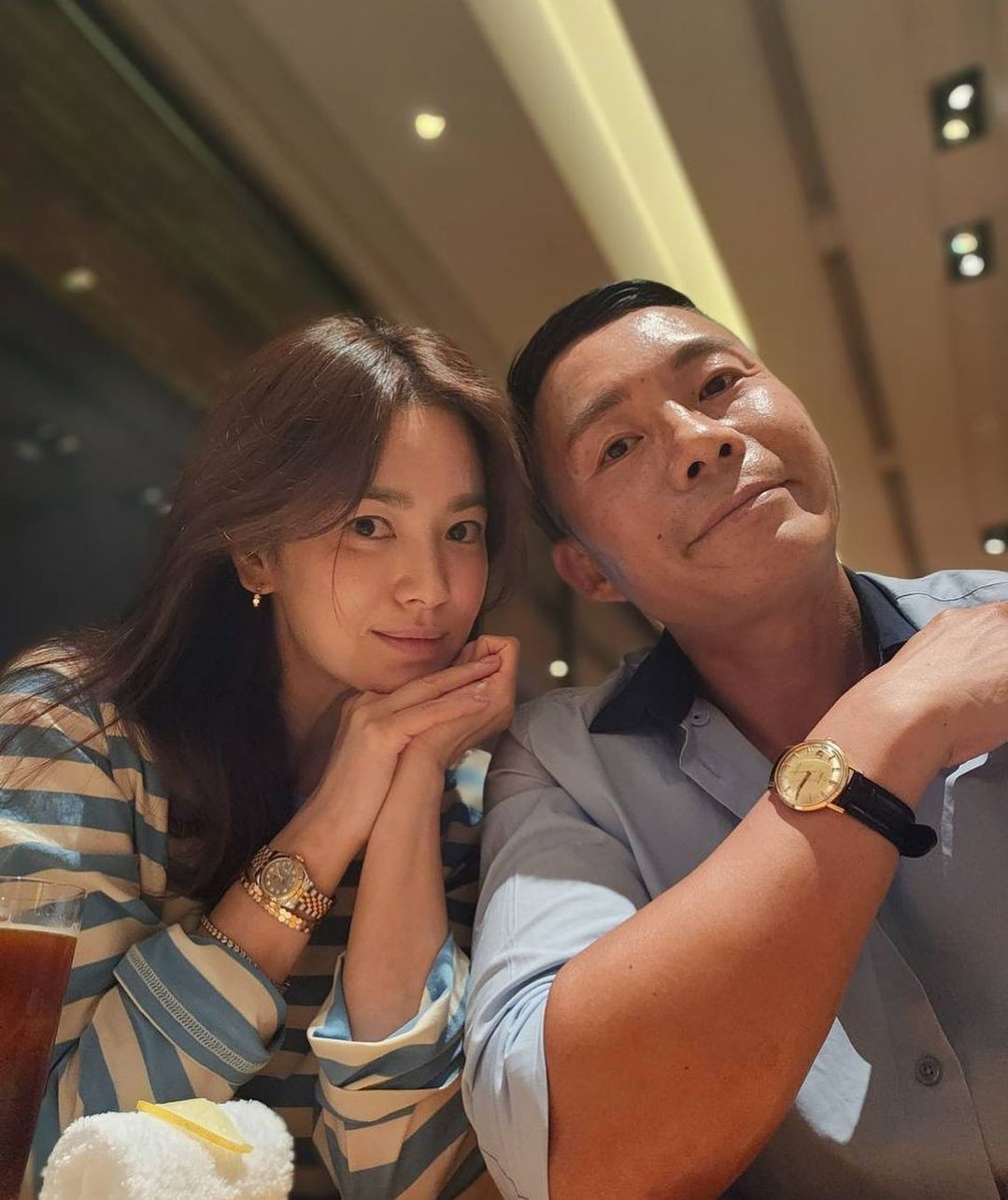 Song Hye Kyo bức ảnh đời thường không son phấn lên mạng xã hội. Song Hye Kyo bức ảnh đời thường không son phấn lên mạng xã hội.