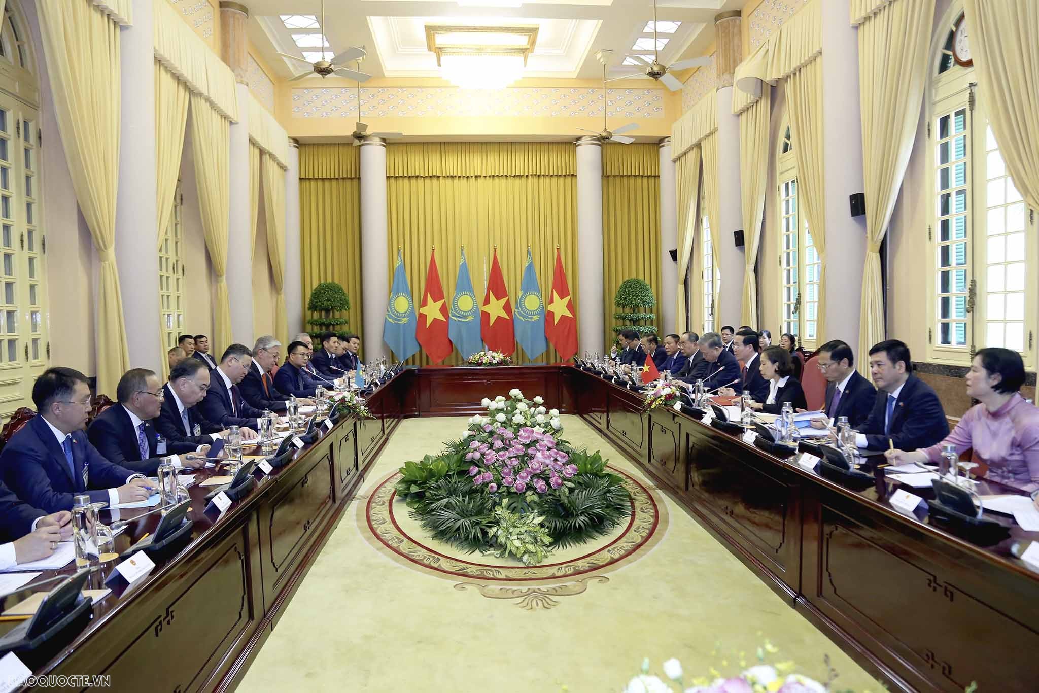 Tổng thống Kazakhstan Kazakhstan Kassym Jomart Tokayev thăm chính thức Việt Nam