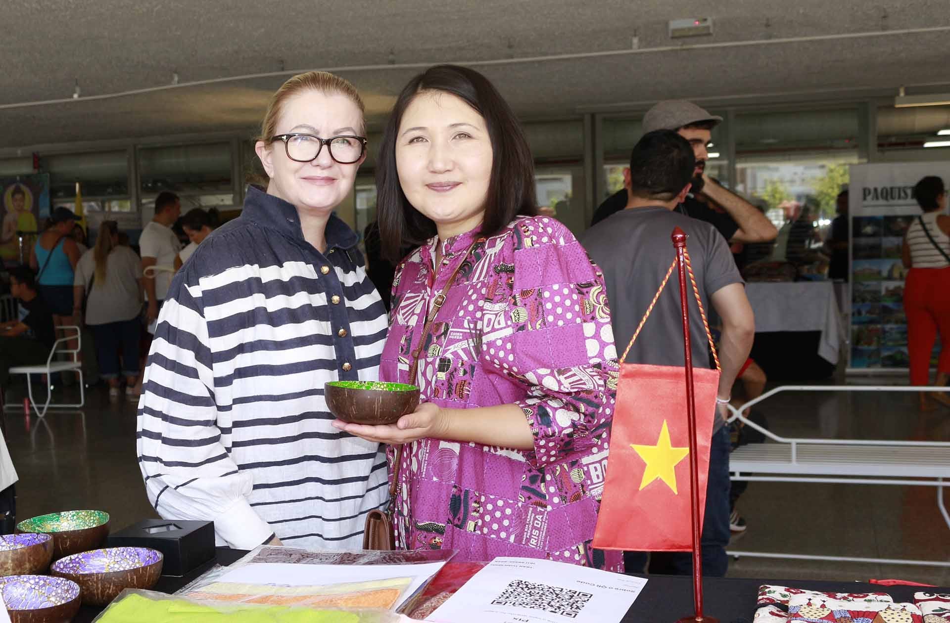 Đại sứ quán Việt Nam tại Brazil tham gia hội chợ văn hóa và ẩm thực các nước châu Á châu Đại dương năm 2023