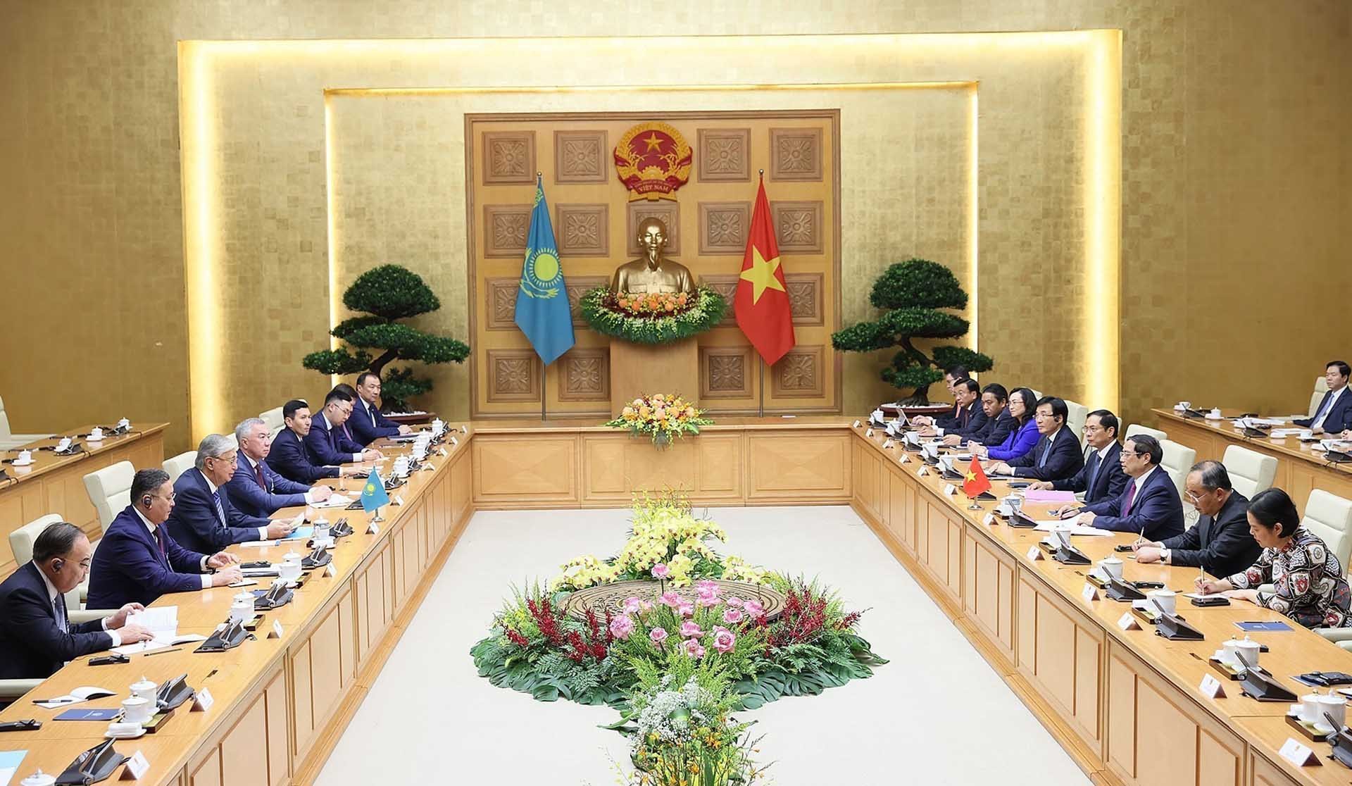 Thủ tướng Phạm Minh Chính hội kiến Tổng thống Kazakhstan