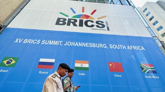 BRICS chính thức 'mở cửa' đón 6 thành viên mới; Trung Quốc, Nga nói gì?