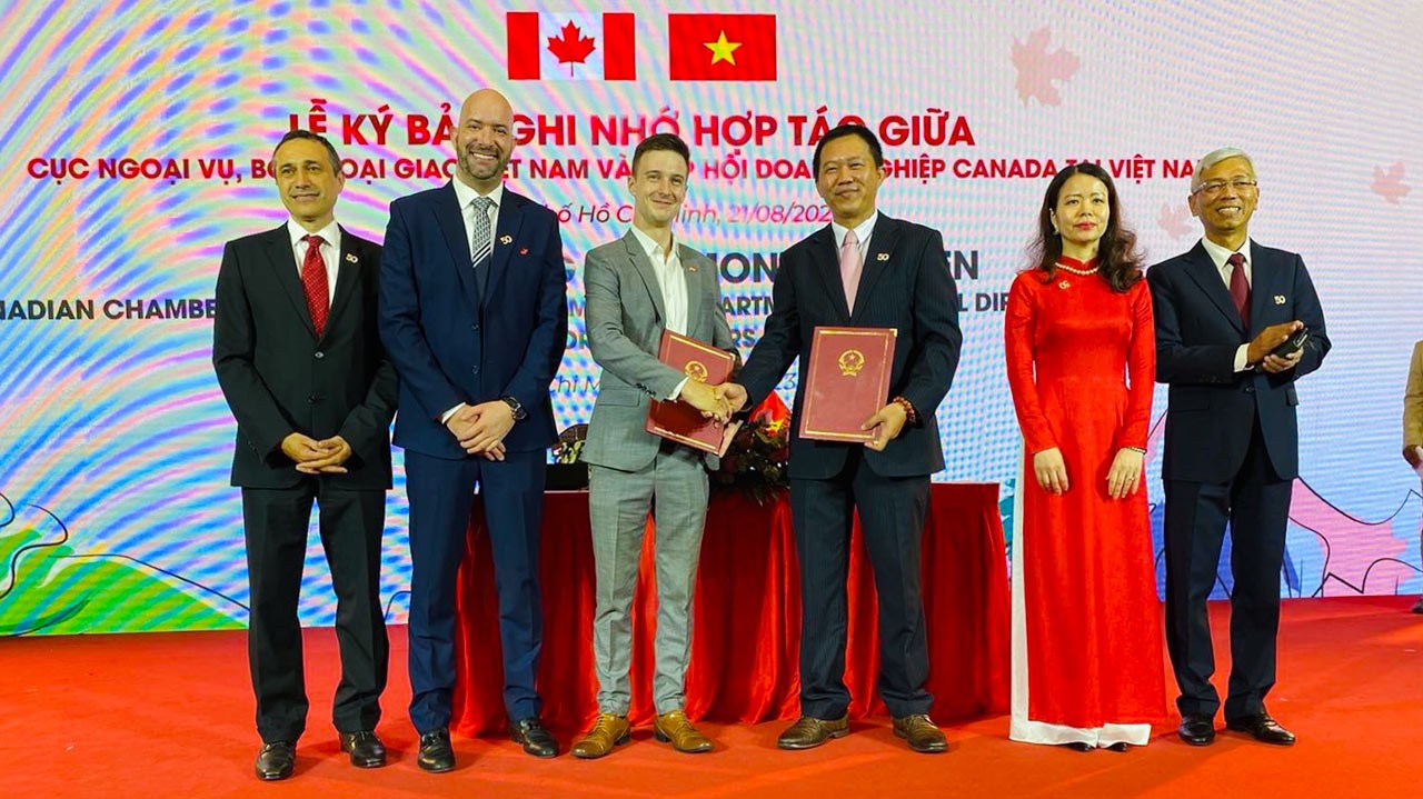 Chuỗi sự kiện kỷ niệm 50 năm thiết lập quan hệ ngoại giao Việt Nam-Canada tại TP. Hồ Chí Minh