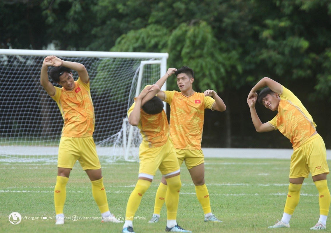 Cầu thủ đội tuyển U23 Việt Nam tập phục hồi phục thể lực sau trận ra quân tại U23 Đông Nam Á 2023. (Nguồn: VFF)
