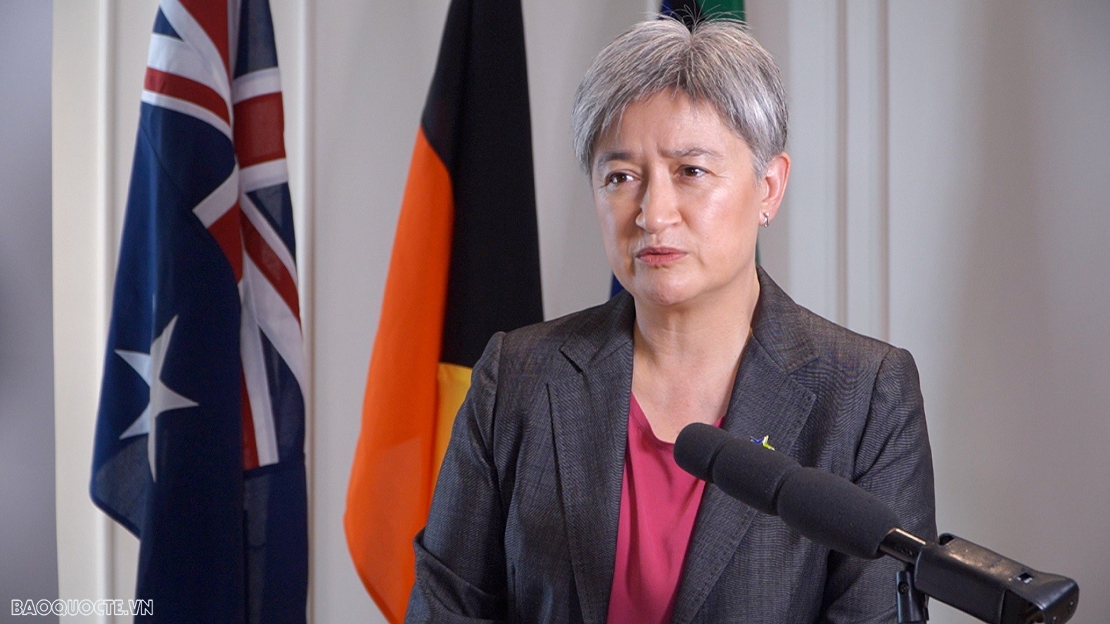 Bộ trưởng Ngoại giao Australia Penny Wong trao đổi với báo chí Việt Nam ngày 22/8.