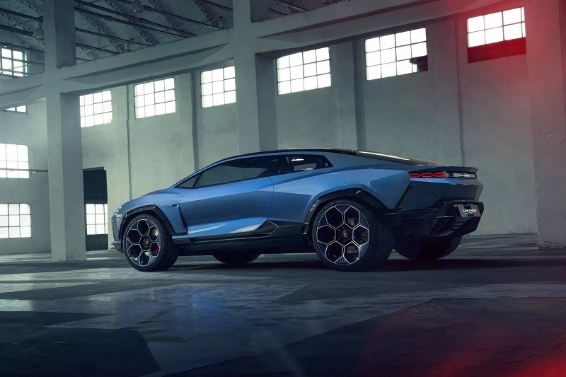 Phần đuôi Lamborghini Lanzador.