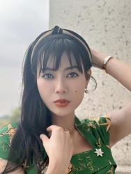 Sao Việt: 'Người đẹp Tây đô' Việt Trinh ngày càng tươi trẻ, Thanh Hương khoe sắc vóc gợi cảm