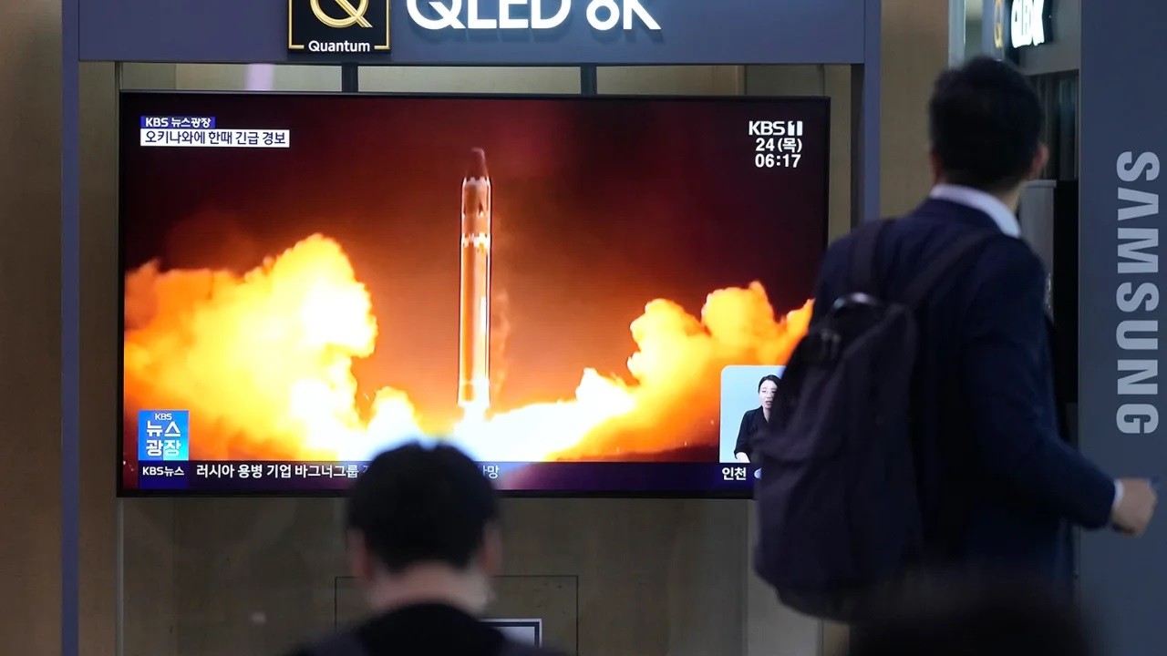 Mỹ "lên án mạnh mẽ" vụ phóng vệ tinh mới nhất của Triều Tiên, Nhật Bản: Tên lửa của Triều Tiên không gây thiệt hại