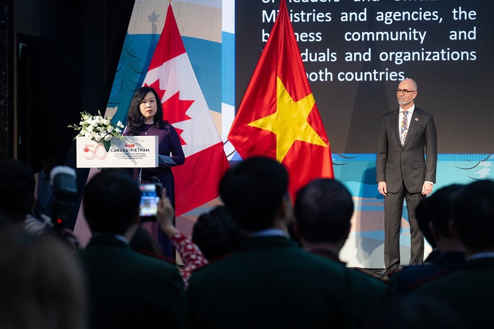 (08.25) Bộ trưởng Bộ Y tế Đào Hồng Lan phát biểu tại Lễ kỷ niệm 50 năm thiết lập quan hệ ngoại giao Việt Nam-Canada. (Nguồn: Đại sứ quán Canada tại Việt Nam)