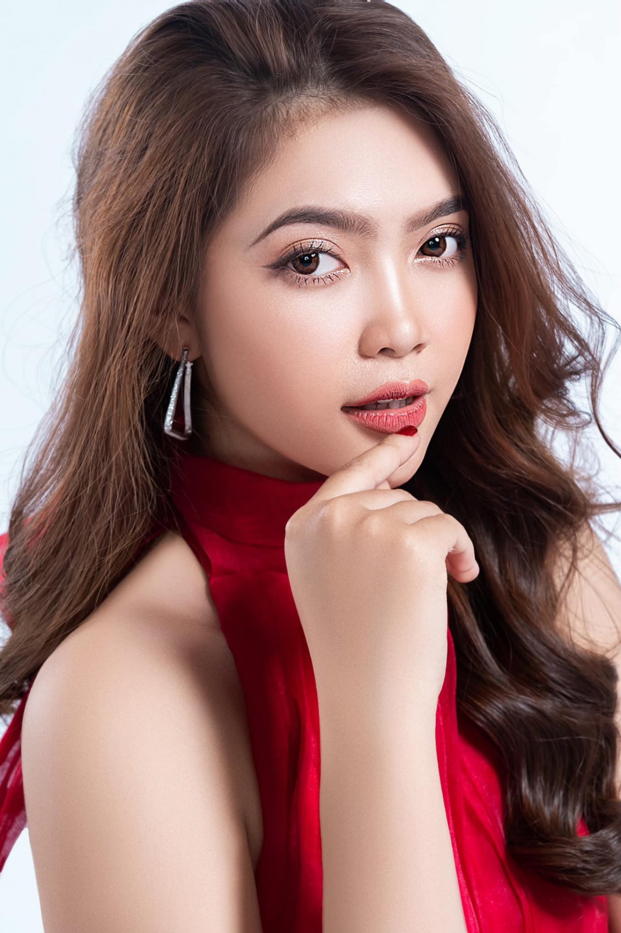 Nhan sắc đời thường của Hoa hậu Trần Thị Thu Uyên