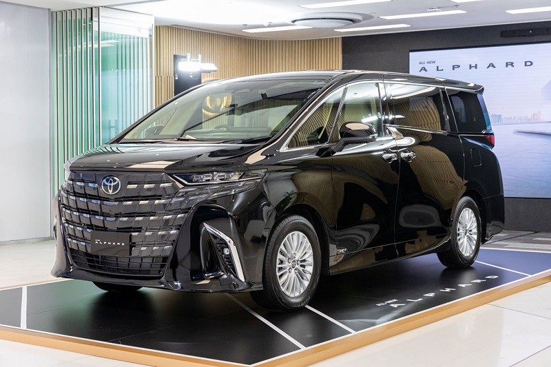 Lộ diện Toyota Alphard 2024 mới ra mắt tại Thái Lan với nhiều cải tiến