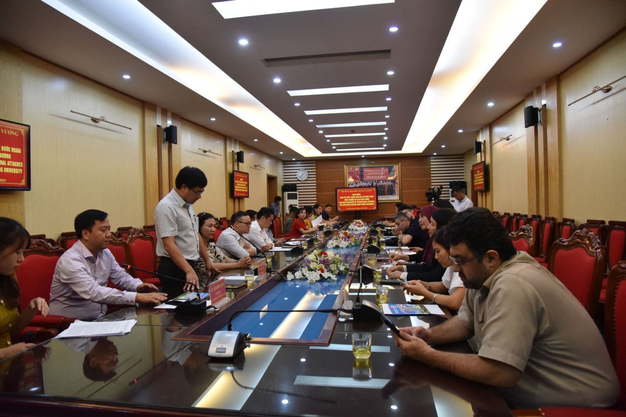 Đoàn báo chí nước ngoài tìm hiểu môi trường đầu tư tại Phú Thọ