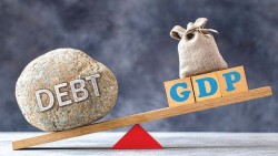 Các nhà kinh tế cảnh báo nợ công toàn cầu tăng mạnh, khó có khả năng 'đảo ngược'