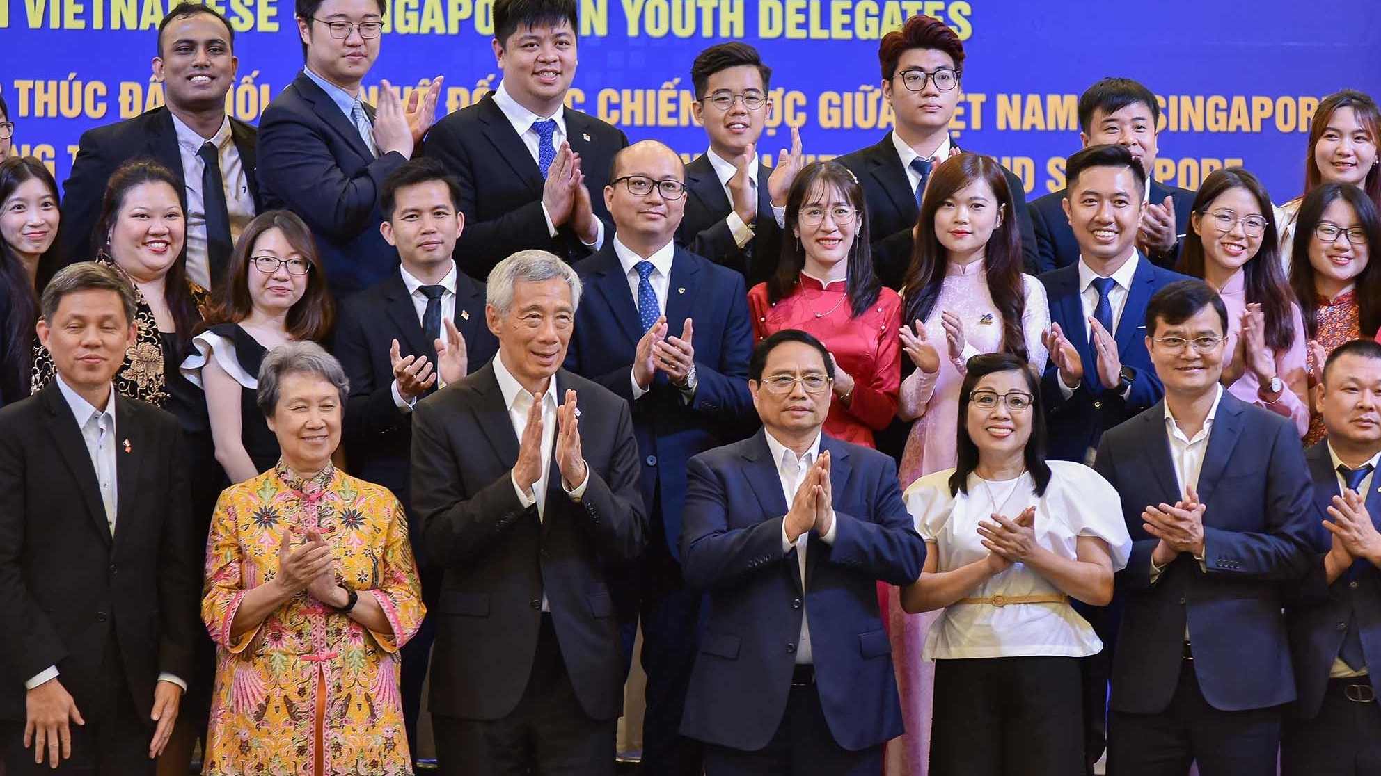 Thủ tướng Việt Nam-Singapore đối thoại với lãnh đạo trẻ hai nước