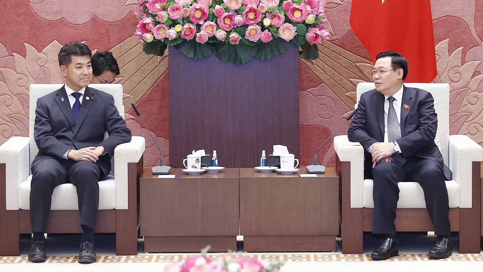 Việt Nam luôn coi trọng việc tăng cường quan hệ với Nhật Bản trên tất cả các kênh