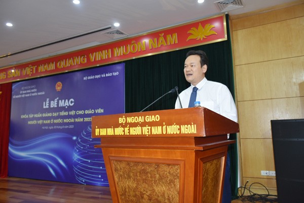 Bế giảng Khoá tập huấn giảng dạy tiếng Việt cho giáo viên người Việt Nam ở nước ngoài năm 2023