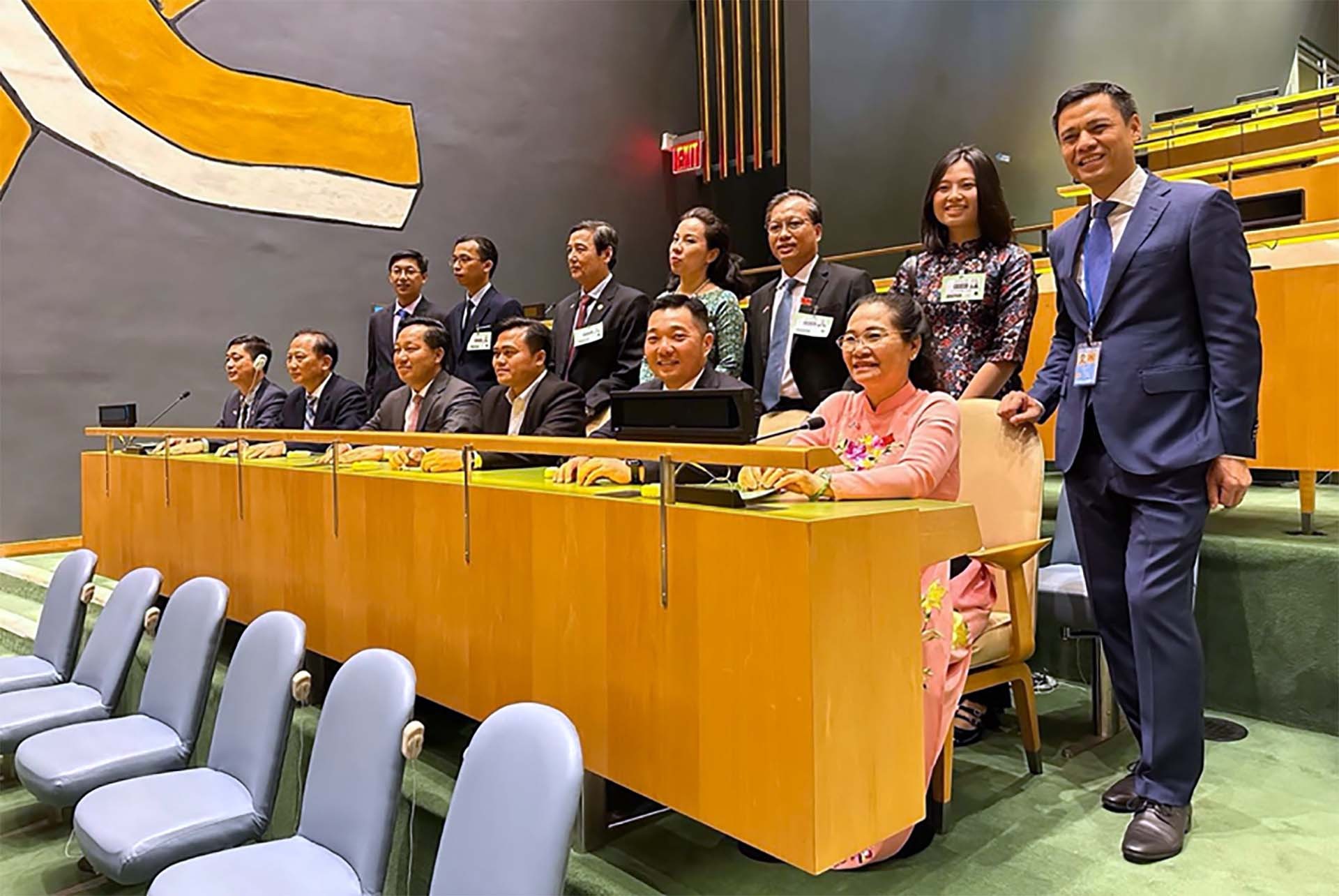 Đại sứ Đặng Hoàng Giang cùng đoàn đại biểu TP. Hồ Chí Minh thăm trụ sở Liên hợp quốc