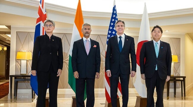 Các Ngoại trưởng Penny Wong (Australia),S. Jaishankar (Ấn Độ), Antony Blinken (Mỹ) và Hayashi Yoshimasa (Nhật Bản) chụp ảnh trước khi tiến hành Hội nghị nhóm Bộ tứ tại New Delhi ngày 3/3. (Nguồn: PTI)