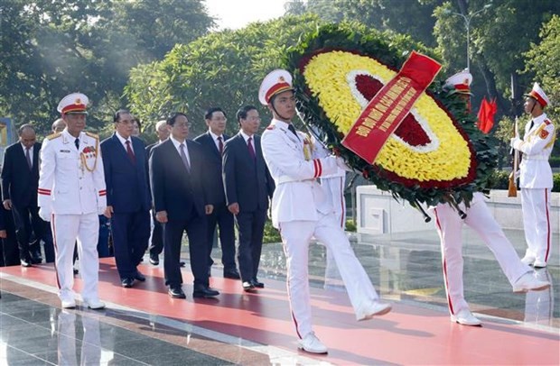 Leaders pay tribute to President Ho Chi Minh on 78th National Day