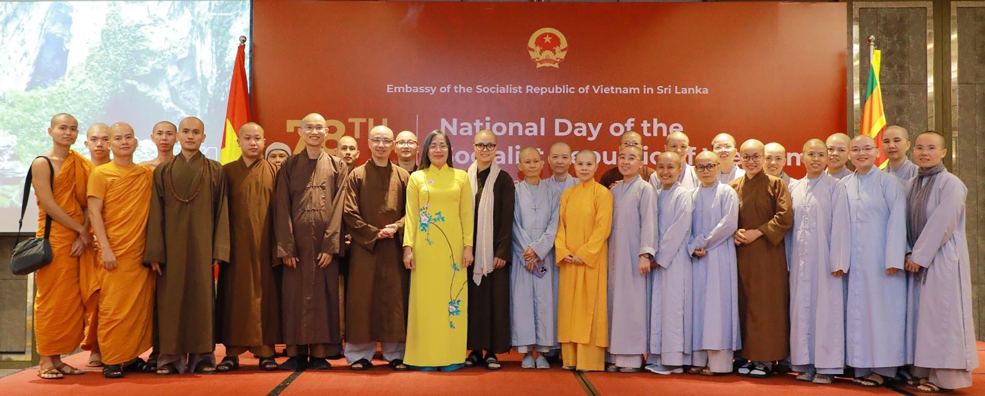 Cộng đồng người Việt tham dự buổi lễ