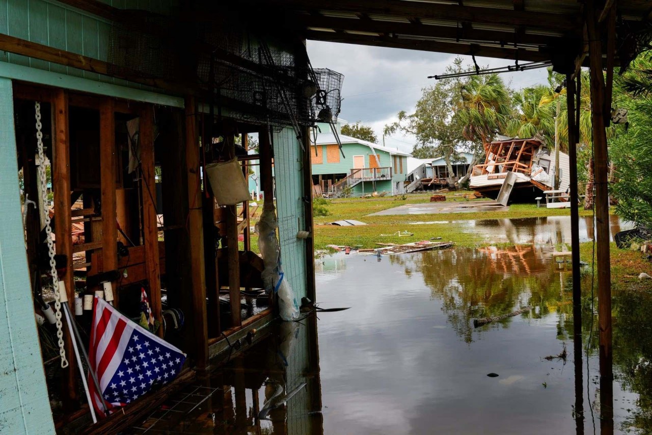 Khung cảnh tan hoang sau cơn bão Idalia  ở Florida