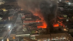 Hiện trường đám cháy chung cư kinh hoàng ở Johannesburg, Nam Phi