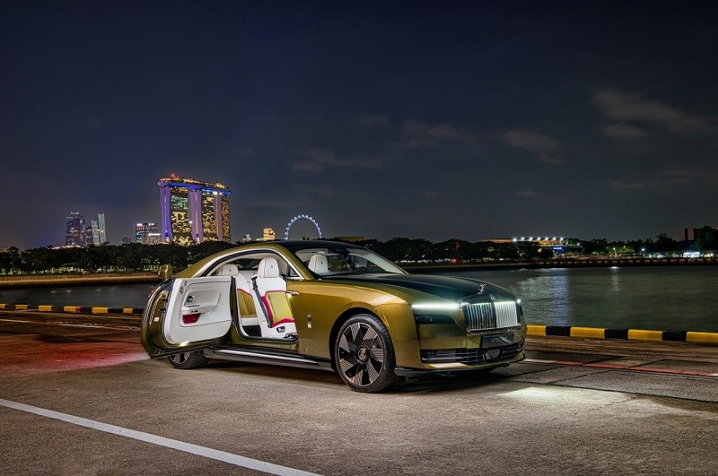 Cận cảnh xe điện siêu sang Rolls-Royce Spectre vừa ra mắt tại Singapore, giá hơn 38 tỷ đồng
