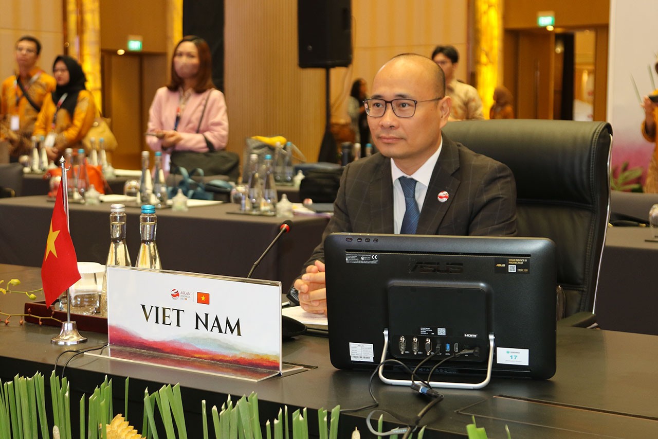 Đoàn Việt Nam tham dự Hội nghị Hội đồng Cộng đồng Kinh tế ASEAN (AECC) lần thứ 23.