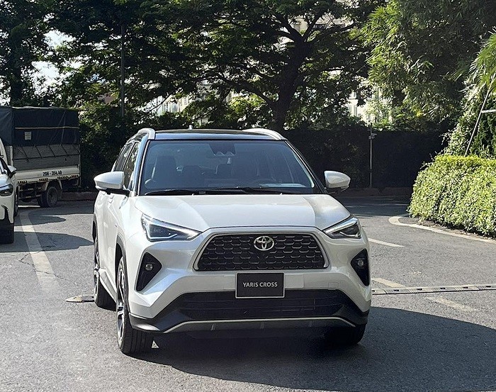 Toyota Yaris Cross bất ngờ xuất hiện trên đường phố Việt Nam trước ngày ra mắt