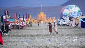 Mỹ: Hàng chục nghìn người dự lễ hội Burning Man bị sa lầy