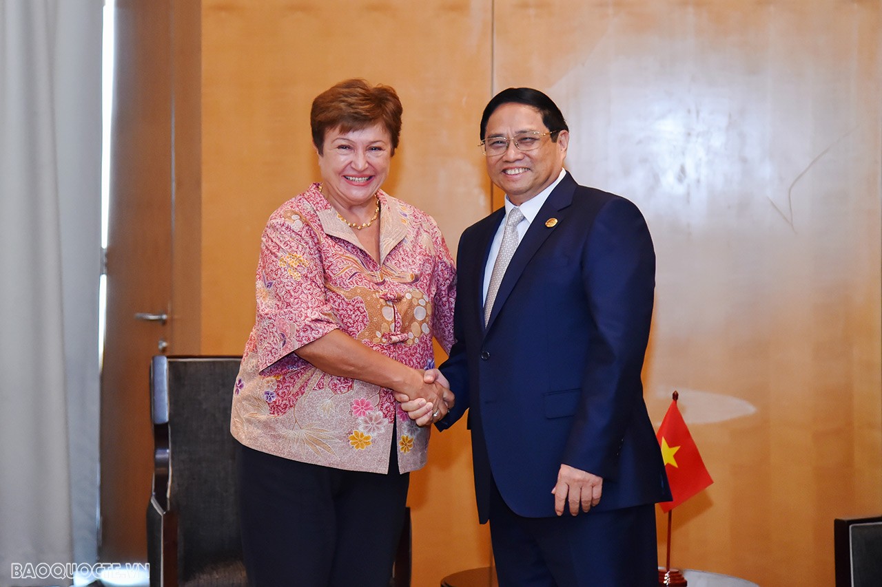 PM Pham Minh Chinh meets with IMF Managing Director in Indonesia