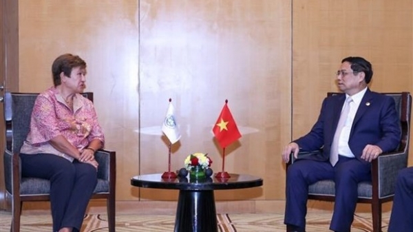 PM Pham Minh Chinh meets with IMF Managing Director in Indonesia