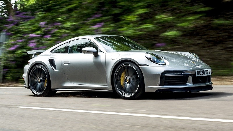 Cập nhật bảng giá xe hãng Porsche mới nhất tháng 9/2023.