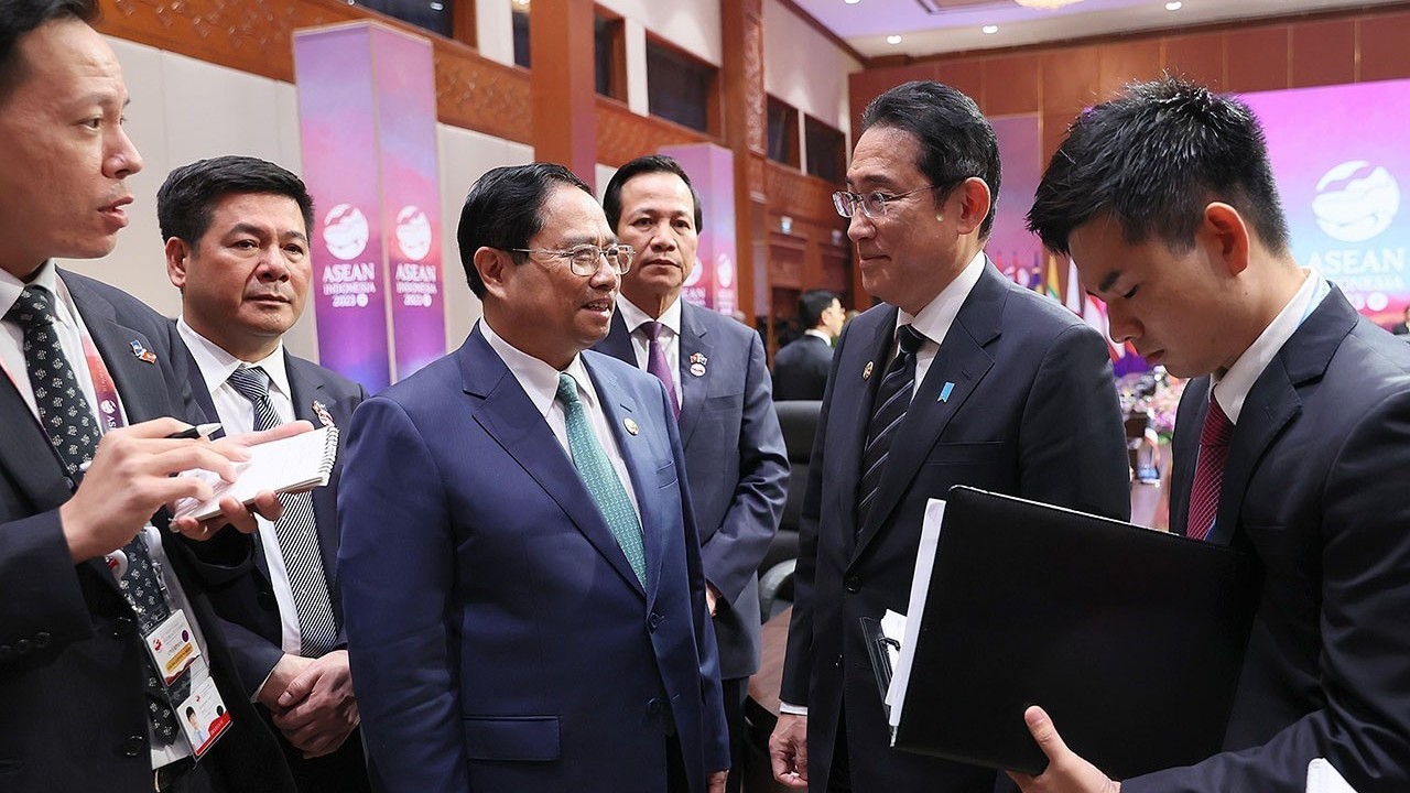 ASEAN-43: Thủ tướng Phạm Minh Chính đề nghị Nhật Bản hỗ trợ Việt Nam phát triển dự án đường sắt tốc độ cao Bắc - Nam