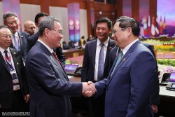 ASEAN-43: Thủ tướng Phạm Minh Chính gặp Thủ tướng Trung Quốc Lý Cường
