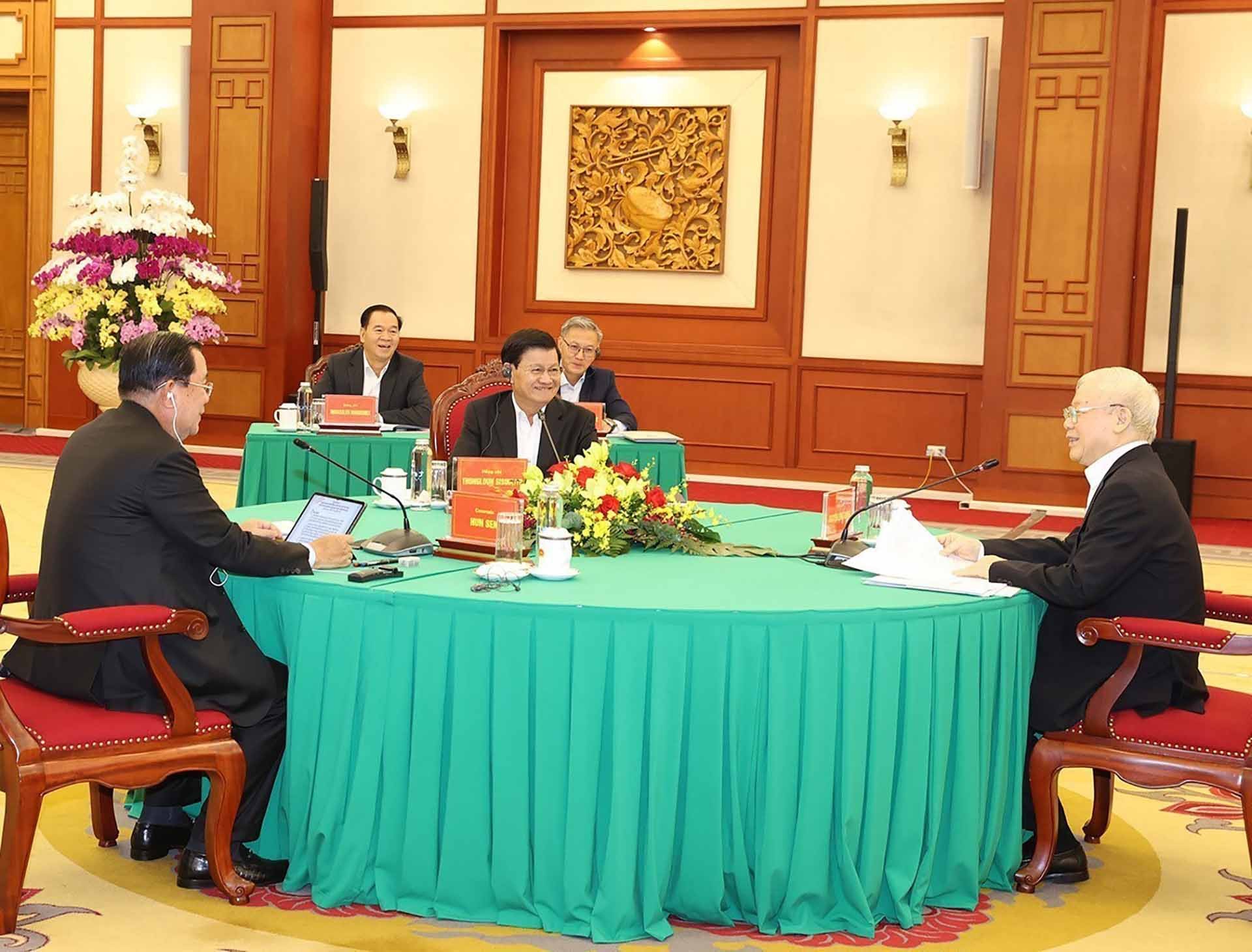 Tổng Bí thư Đảng Nhân dân Cách mạng Lào, Chủ tịch nước Lào Thongloun Sisoulith phát biểu tại cuộc gặp. (Nguồn: TTXVN)