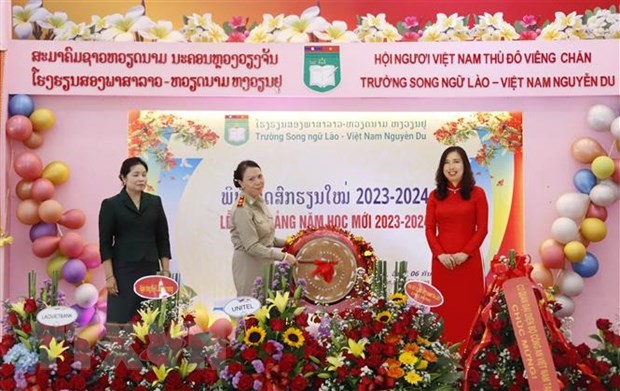Khai giảng năm học mới tại Trường Song ngữ Lào-Việt Nam Nguyễn Du