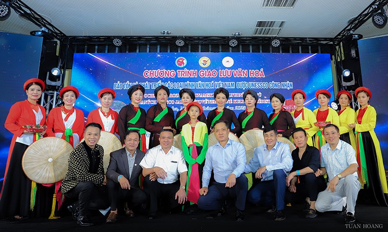 Chương trình giao lưu văn hóa nhằm bảo tồn và phát triển các loại hình văn hóa Việt Nam