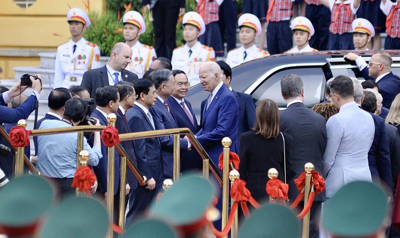 Welcome ceremony held by Party Secretary General Nguyen Phu Trong for US President Joe Biden Welcome ceremony hosted by Party General Secretary Nguyen Phu Trong for US President Joe Biden