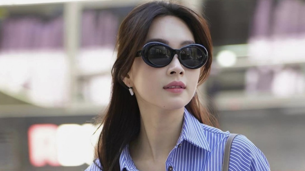 Sao Việt: Hoa hậu Đặng Thu Thảo thanh lịch xuống phố, Jennifer Phạm hút hồn người đối diện